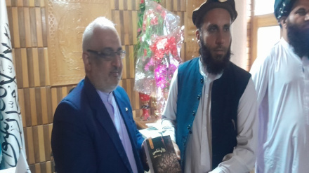 د ایران اسلامي جمهوریت د نورستان له پوهنتون سره د درسي کتابونو او تخنیکي وسایلو مرسته وکړه