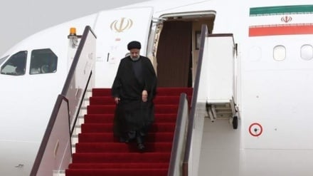 הנשיא ראיסי הגיע לרפובליקת זימבבואה