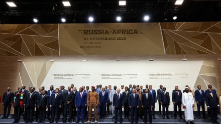 Конец второй встречи лидеров России и Африки /Рамафоса: Путин хочет найти решение для прекращения войны в Украине