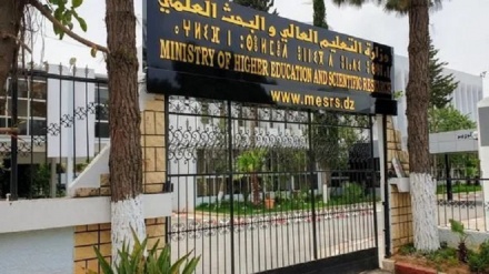 Kuendelea mvutano wa Algeria na Ufaransa; kufutwa Kifaransa katika vyuo vikuu vya Algeria 