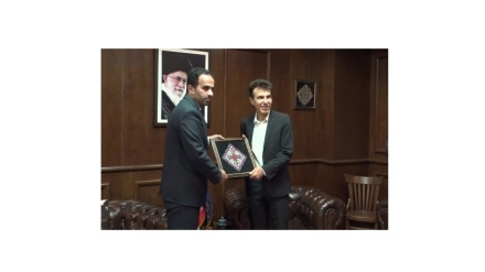 İroni Rəşt şəhri de İtaliyə Palermo şəhri miyono hovəti 