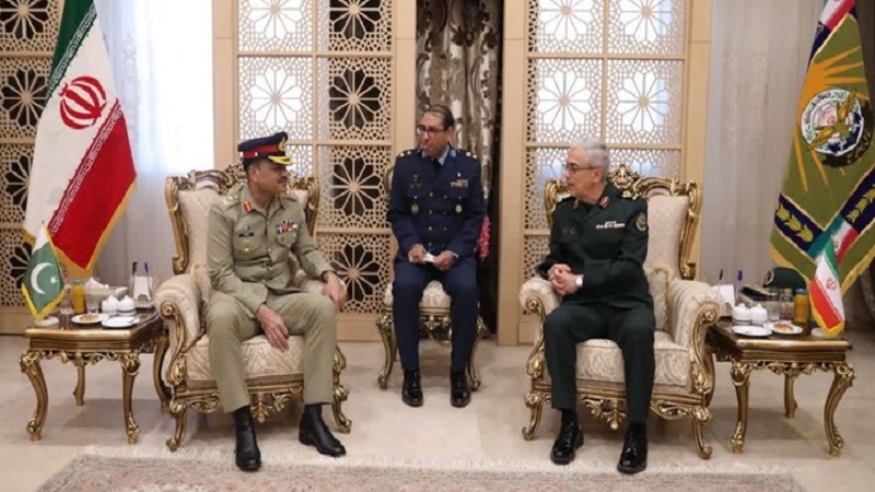 گسترش همکاری های دوجانبه؛ محور دیدار فرمانده ارتش پاکستان با سرلشکر باقری