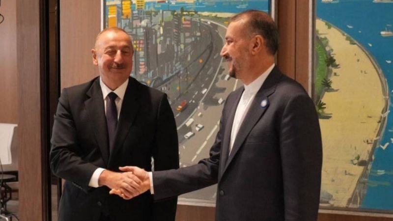 Menlu RII Hossein Amirabdollahian (kanan) dan Presiden Republik Azerbaijan Ilham Aliyef.