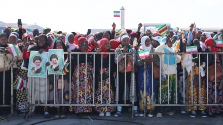 Sambutan Hangat Presiden Zimbabwe kepada Mitranya dari Iran (2)