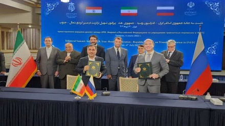 Иран и Россия подписали исполнительный контракт железной дороги Рашт-Астара