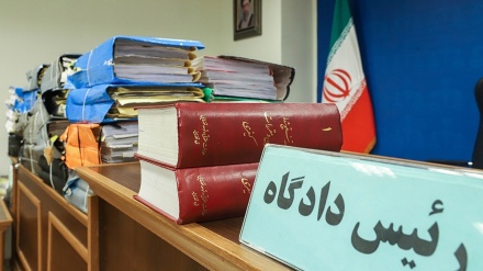 テヘラン裁判所で、米戦闘機のイラン旅客機異常接近事件が審理