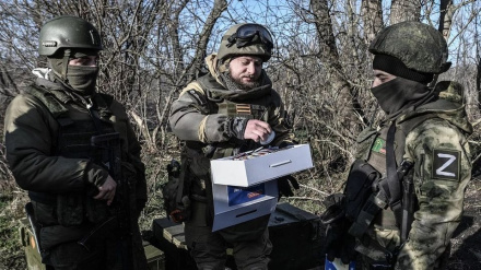 俄记者遭乌军集束炸弹袭击，一名战地记者身亡