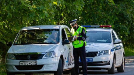 روسیې کښې د ټرافیک د پولیسو جعلي افسر دوه میاشتې دنده ترسره کړه