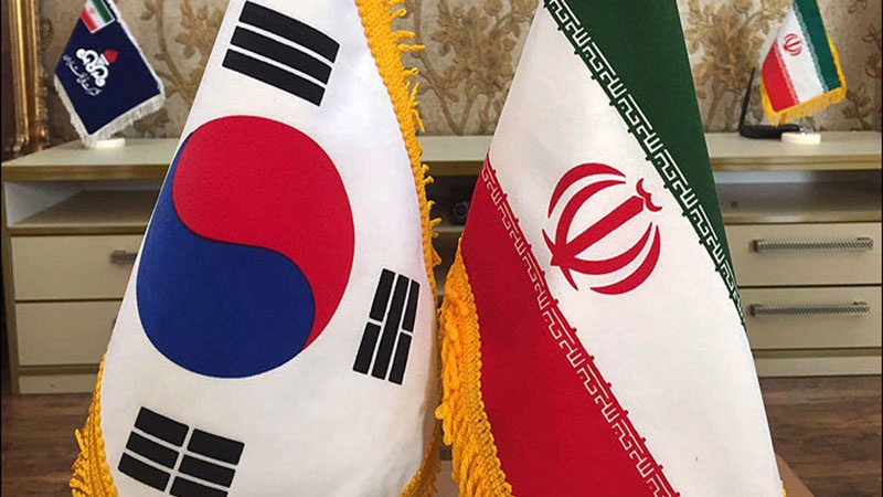 イランと韓国の国旗