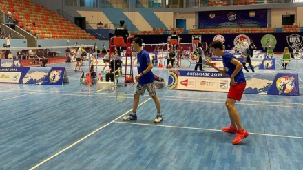 İroni bədminton, Miyonə Asiya mısobiğəonədə ğəhrəmon bıə