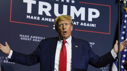 עורכי דינו של טראמפ ביקשו לדחות את הדיון בניסיון הטיית הבחירות ל-2026