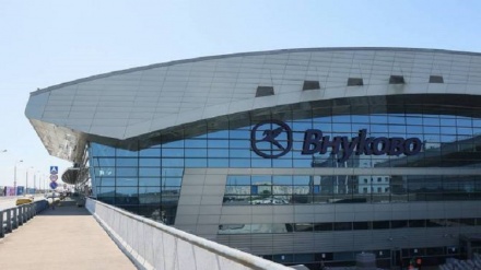 Mosca, abbattuto drone ucraino, riapre aeroporto Vnukovo + VIDEO