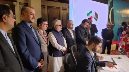 İran ile Karaçi Ticaret Odası arasında ekonomik ve ticari işbirliği belgesinin imzalanması