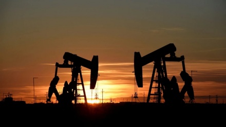 ロシアとサウジの供給減少で、原油価格が上昇　