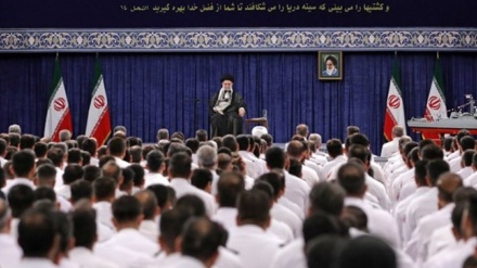 מנהיג המהפכה האסלאמית קבל צוות הקבוצה ה-86 של חיל הים