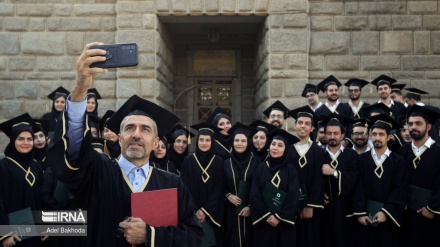 ܨܘܪܝܬܐ̈- ܡܝܩܤܬܐ ܕ ܐܒܘ ܥܠܝ ܣܢܐ ܒܡܕܝܢܰܬܐ ܕܗܡܕܢ