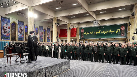 (FOTO) Leader incontra membri consiglio superiore Pasdaran - 2