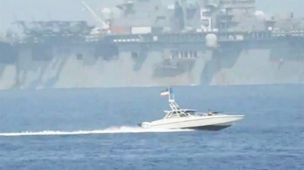 伊朗革命卫队船只在霍尔木兹海峡警告美国舰队事件的相关图片