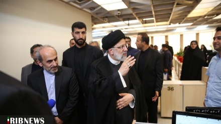 De Jurnaliston Ruji mınosibəti prezdenti çı kişfəti mətbuatədə bıə iştirok