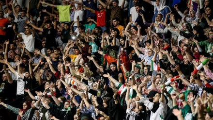  لحظاتی از شور و هیجان حاکم بر اولین دیدار والیبال ایران در مسابقات قهرمانی آسیا در ارومیه 