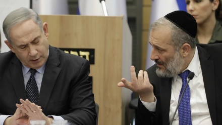 Intensifikohen dallimet  dhe ndasitë mes partive dhe fraksioneve në regjimin sionist