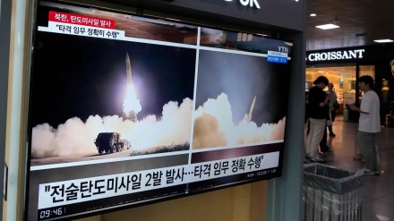 北朝鮮、深夜に弾道ミサイル２発を発射