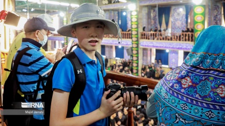 Turistët fetarë në Jazd të Iranit