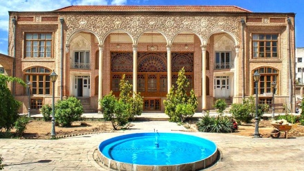イラン北西部タブリーズの立憲革命博物館