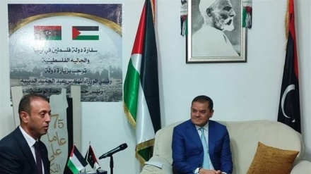 אחרי שפיטר את שרת החוץ: ראש ממשלת לוב ביקר בשגרירות הפלסטינית
