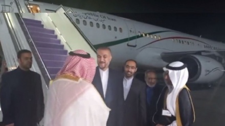 שר החוץ האיראני הגיע לג'דה הסעודית