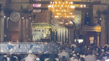 Mescid-i Aksa'daki Cuma namazına en az 50 bin Filistinli katıldı
