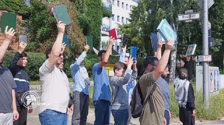 柏林穆斯林聚集抗议亵渎《古兰经》事件 