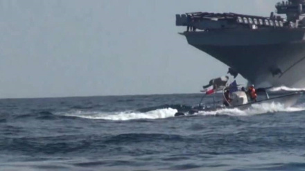 IRGC forces US helicopter carrier to ground choppers in Strait of Hormuz