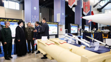 (FOTO) Presidente Raisi alla mostra dell'industria della difesa nazionale - 2