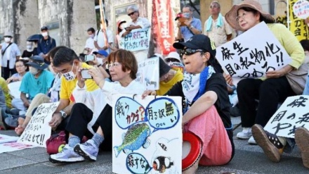 沖縄・那覇で、「戦う覚悟を要求」する麻生氏発言に抗議する集会