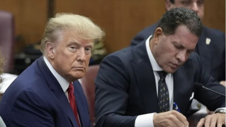 טראמפ הסגיר את עצמו לביהמ