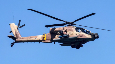 Palästinensische Kämpfer schießen auf israelischen Hubschrauber über Flüchtlingslager Dschenin