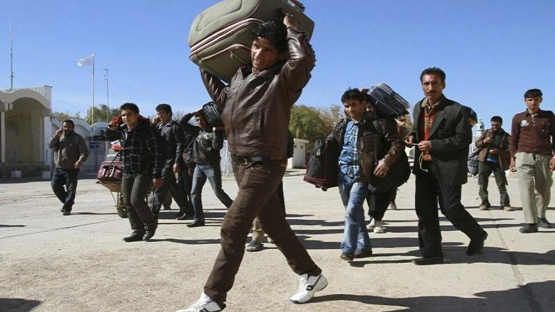 بازگشت بیش از ۹۰۰ مهاجر افغان در یک روز از ایران به افغانستان