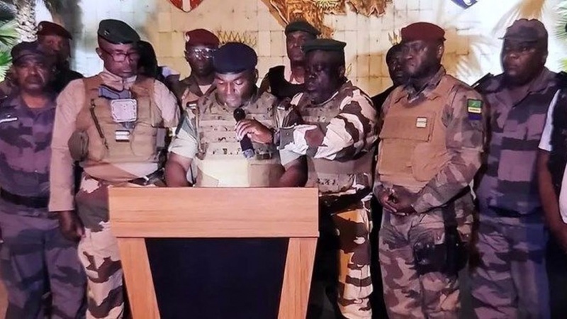 גבון: קציני צבא הכריזו על לקיחת השלטון, גבולות המדינה נסגרו