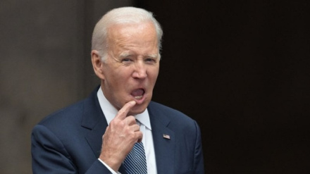 (VIDEO) L'imbarazzante performance di Biden durante il discorso 