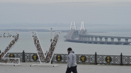 Russia, limitato traffico di navi e aerei su Stretto Kerch
