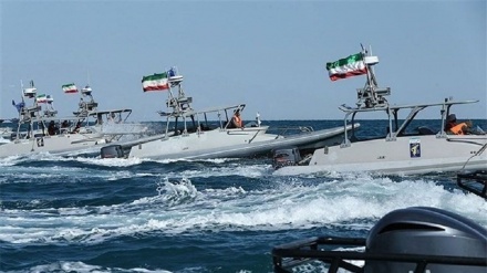 Angkatan Laut IRGC Gelar Manuver Miiter di Teluk Persia