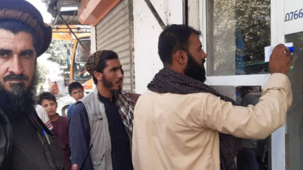 توقف فعالیت ده ها داروخانه در تخار