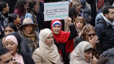 France to ban Islamic abayas at schools: Minister