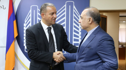 Քերոբյանը Իրանի դեսպանի հետ քննարկել է երկու երկրների միջև առևտրաշրջանառության ավելացմանը վերաբերող հարցեր
