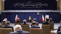 イランイスラム革命最高指導者のハーメネイー師と同国の大統領および閣僚らの会談