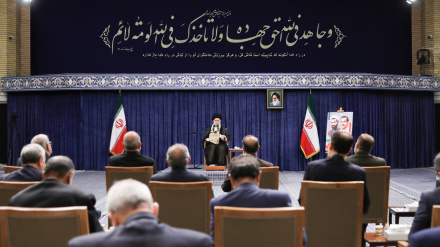 (FOTO) Iran, Guida suprema e membri del governo