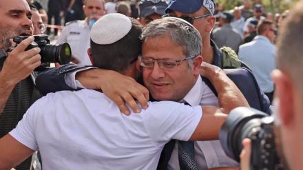 Il sionista Ben-Gvir si acclama con i coloni per aver ucciso un adolescente palestinese 