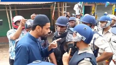 ফুরফুরা শরীফে পঞ্চায়েত বোর্ড গঠন করাকে কেন্দ্র করে অশান্তি, নওশাদ সিদ্দিকির বাড়িতে ভাঙচুর