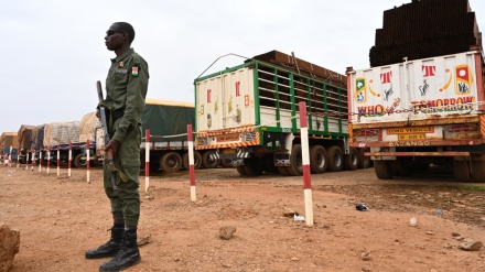  Niger troops on 'maximum alert' in face of military threat 